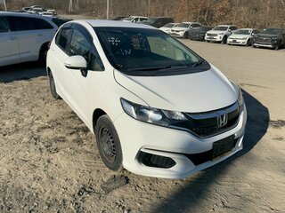 2019 Honda Fit III Рестайлинг, белый, 1200000 рублей, вид 1