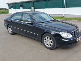 2004 Mercedes-Benz S-Класс 320 IV (W220) Рестайлинг, чёрный, 999000 рублей, вид 2