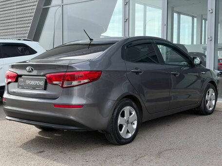 2016 Kia Rio III Рестайлинг, серый, 1060000 рублей, вид 5