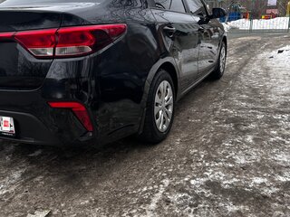 2017 Kia Rio IV, чёрный, 1140000 рублей, вид 3