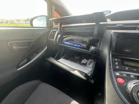 2013 Toyota Prius III Рестайлинг (XW30), чёрный, 1610000 рублей - вид 13