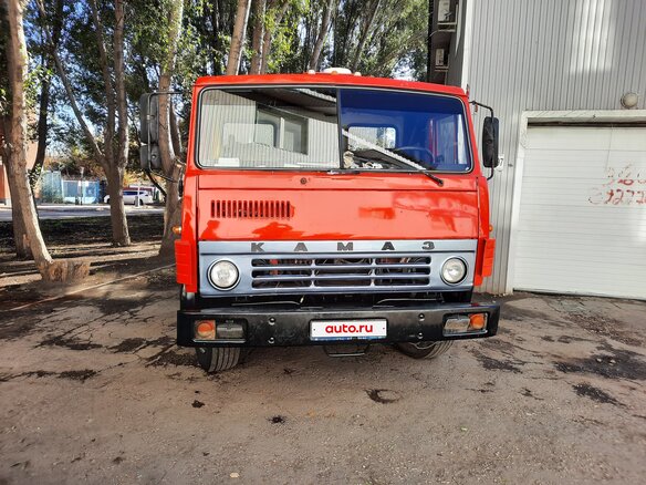 1990 КамАЗ 54112, красный, 350000 рублей - вид 7