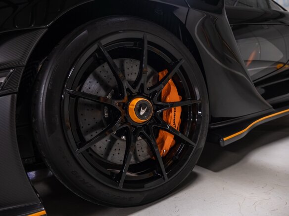 2019 McLaren Senna, оранжевый, 130000000 рублей - вид 16