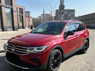2021 Volkswagen Tiguan II Рестайлинг, красный, 3550000 рублей, вид 1