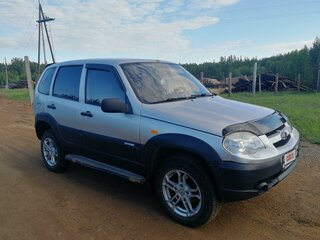 2010 Chevrolet Niva I Рестайлинг, серебристый, 400500 рублей, вид 1
