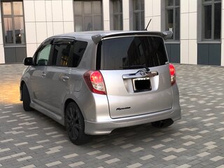 2007 Toyota Ractis I, серебристый, 610000 рублей, вид 4