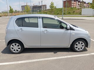 2017 Daihatsu Mira e:S I Рестайлинг, серебристый, 650000 рублей, вид 2