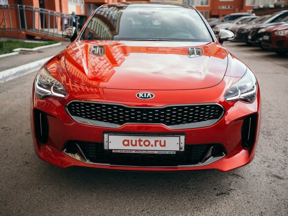 2019 Kia Stinger I, красный