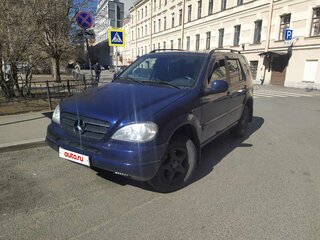 1998 Mercedes-Benz M-Класс 320 I (W163), синий, 750000 рублей, вид 2