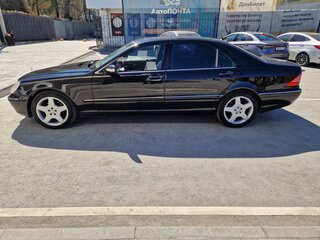 2004 Mercedes-Benz S-Класс 350 Long IV (W220) Рестайлинг, чёрный, 970000 рублей, вид 4