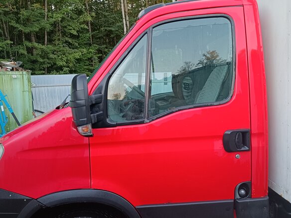 2011 Iveco Daily, красный, 1100000 рублей - вид 7