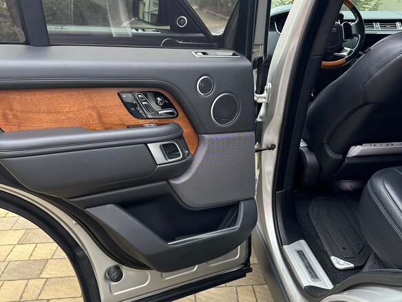 2019 Land Rover Range Rover IV Рестайлинг, золотистый, 9200000 рублей - вид 11