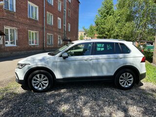 2022 Volkswagen Tiguan II Рестайлинг, белый, 3999000 рублей, вид 4