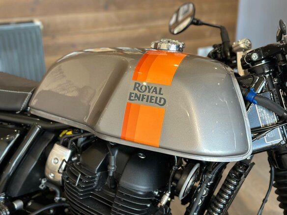 2025 Royal Enfield Continental GT, бежевый, 741000 рублей - вид 6
