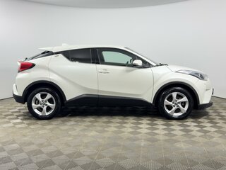 2018 Toyota C-HR I, белый, 1919900 рублей, вид 5
