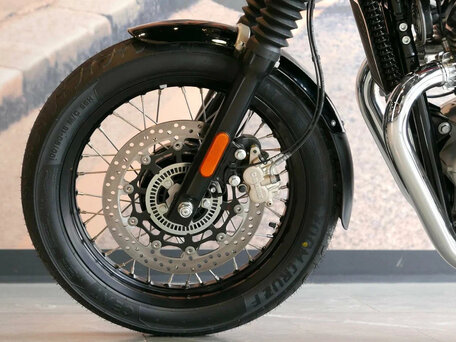 2025 Royal Enfield Interceptor, красный, 689000 рублей, вид 4