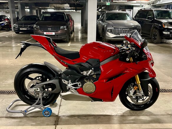 2024 Ducati Panigale V4, красный, 3950000 рублей - вид 8