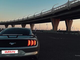 2017 Ford Mustang VI Рестайлинг, серый, 2200000 рублей, вид 4