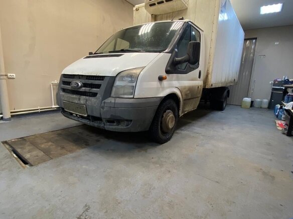 2011 Ford Transit, белый, 1050000 рублей - вид 3