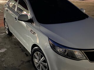 2017 Kia Rio III Рестайлинг, белый, 1350000 рублей, вид 1