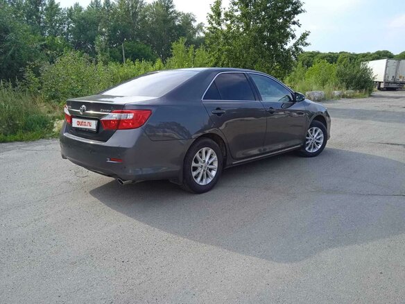 2014 Toyota Camry VII (XV50), серый - вид 2