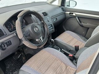 2012 Volkswagen Touran I Рестайлинг 2, белый, 1490000 рублей, вид 4