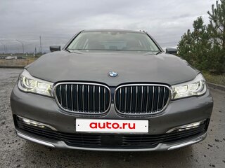 2017 BMW 7 серии Long 740Le xDrive VI (G11/G12), серый, 2850000 рублей, вид 3