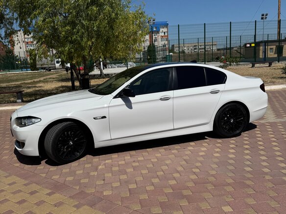 2012 BMW 5 серии 525d xDrive VI (F10/F11/F07), белый, 2400000 рублей - вид 6