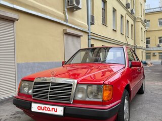 1991 Mercedes-Benz W124 200, красный, 1300000 рублей, вид 1