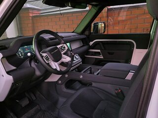 2021 Land Rover Defender 90 II, белый, 8500000 рублей, вид 3