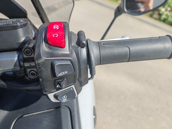 2025 Yamaha TMAX, серый, 1500000 рублей - вид 7