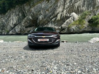 2020 Chevrolet Malibu IX Рестайлинг, красный, 2000000 рублей, вид 2