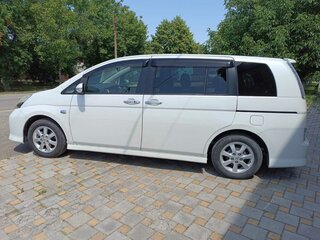 2013 Toyota ISis I Рестайлинг, белый, 1700000 рублей, вид 4