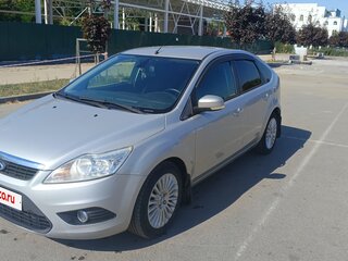 2010 Ford Focus II Рестайлинг, серебристый, 650000 рублей, вид 1