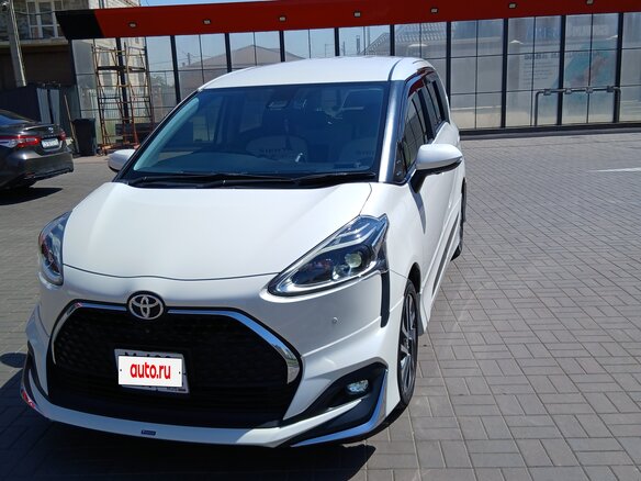 2020 Toyota Sienta II Рестайлинг, белый, 1850000 рублей - вид 15