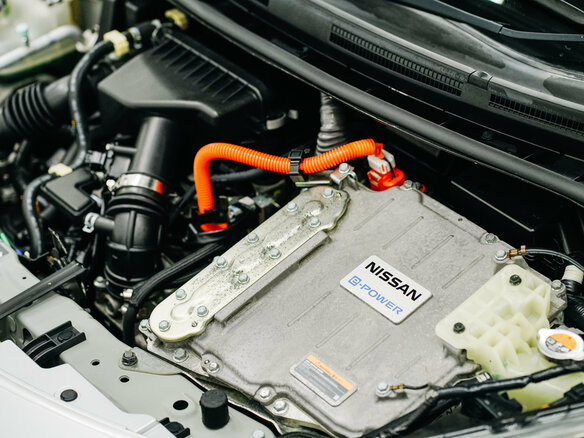 2018 Nissan Note e-Power II Рестайлинг, серый, 1050000 рублей - вид 25
