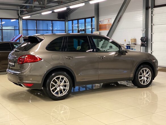 2012 Porsche Cayenne Diesel II (958), коричневый - вид 6