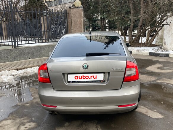 2011 Skoda Octavia DSG7 II (A5) Рестайлинг, серый, 1300000 рублей - вид 2