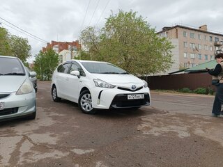 2015 Toyota Prius Alpha I (ZVW40/41) Рестайлинг, белый, 1250000 рублей, вид 1