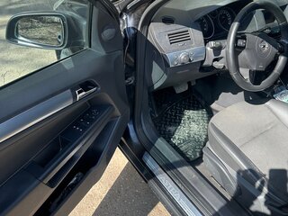 2009 Opel Astra H Рестайлинг, чёрный, 550000 рублей, вид 4