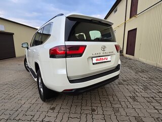 2022 Toyota Land Cruiser 300 Series, белый, 10800000 рублей, вид 5