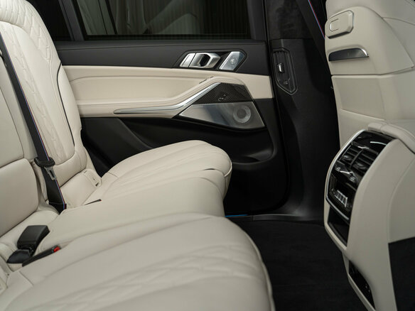 2026 BMW X7 40i I (G07) Рестайлинг, чёрный, 17990000 рублей - вид 23