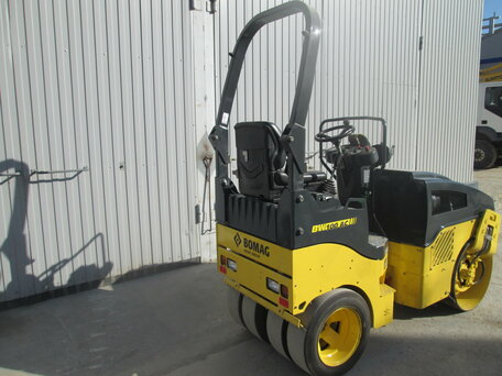 2010 Bomag BW 100, жёлтый, 3500000 рублей, вид 2