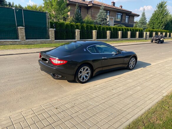 2009 Maserati GranTurismo I, красный - вид 3