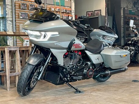 2025 Harley-Davidson CVO Road Glide ST, серый, 6200000 рублей, вид 2