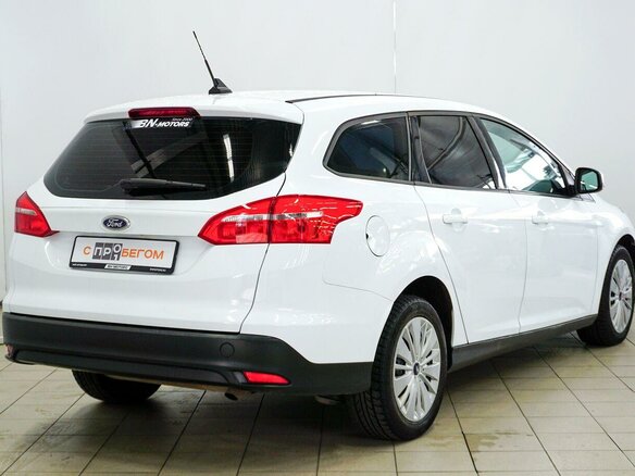 2017 Ford Focus III Рестайлинг, белый - вид 2