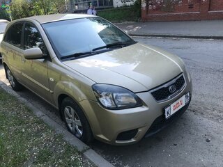 2010 Kia Rio II Рестайлинг, золотистый, 750000 рублей, вид 1