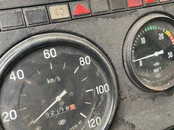 1997 МАЗ 6422, бежевый, 500000 рублей - вид 6