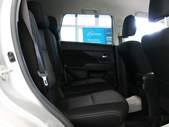 2016 Mitsubishi Outlander III Рестайлинг 2, серебристый - вид 11