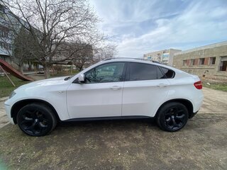 2009 BMW X6 35i 6-speed I (E71), белый, 2000000 рублей, вид 2